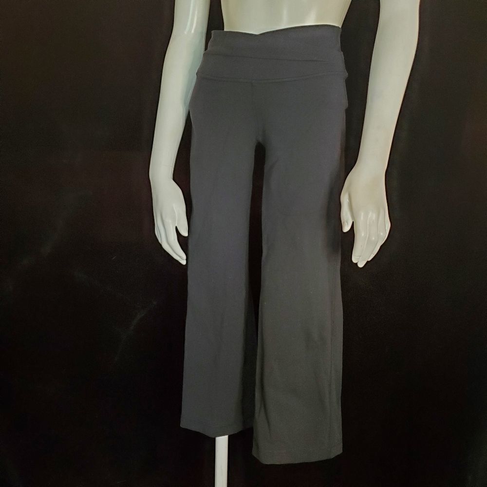 Lululemon Athletica Black Cropped Pants (6) - Picture 2 of 6